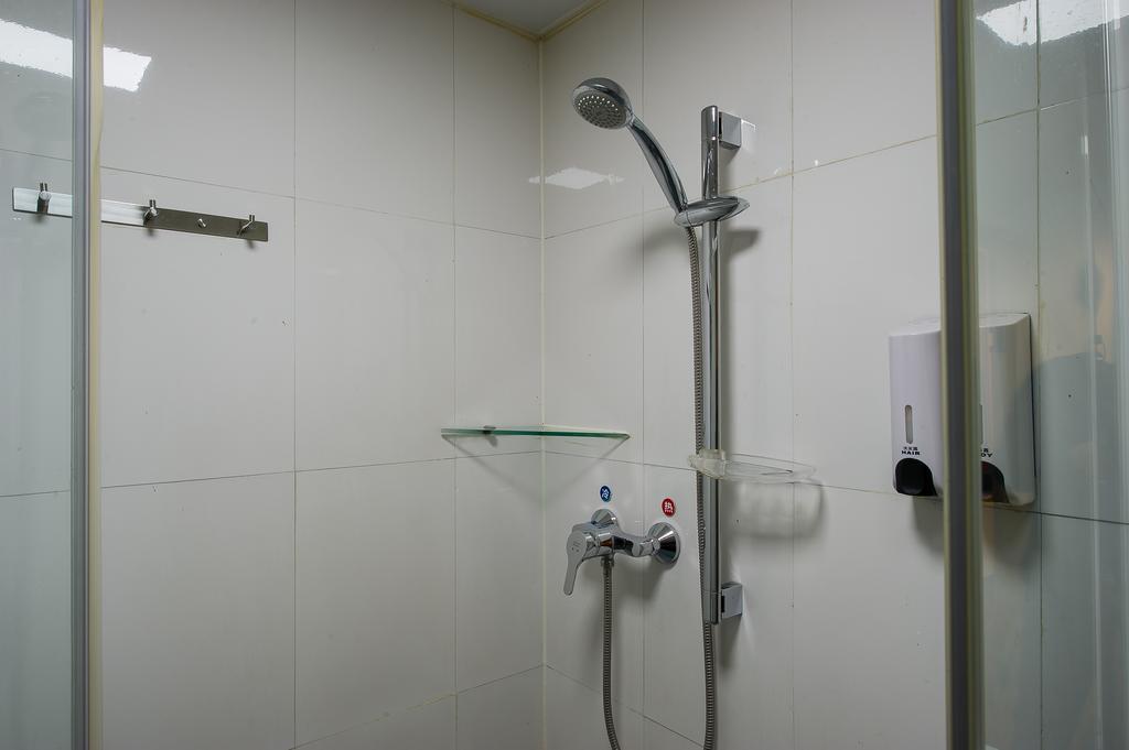 7Days Premium Guilin Seven Star International Exhibition Center Hotel Room photo